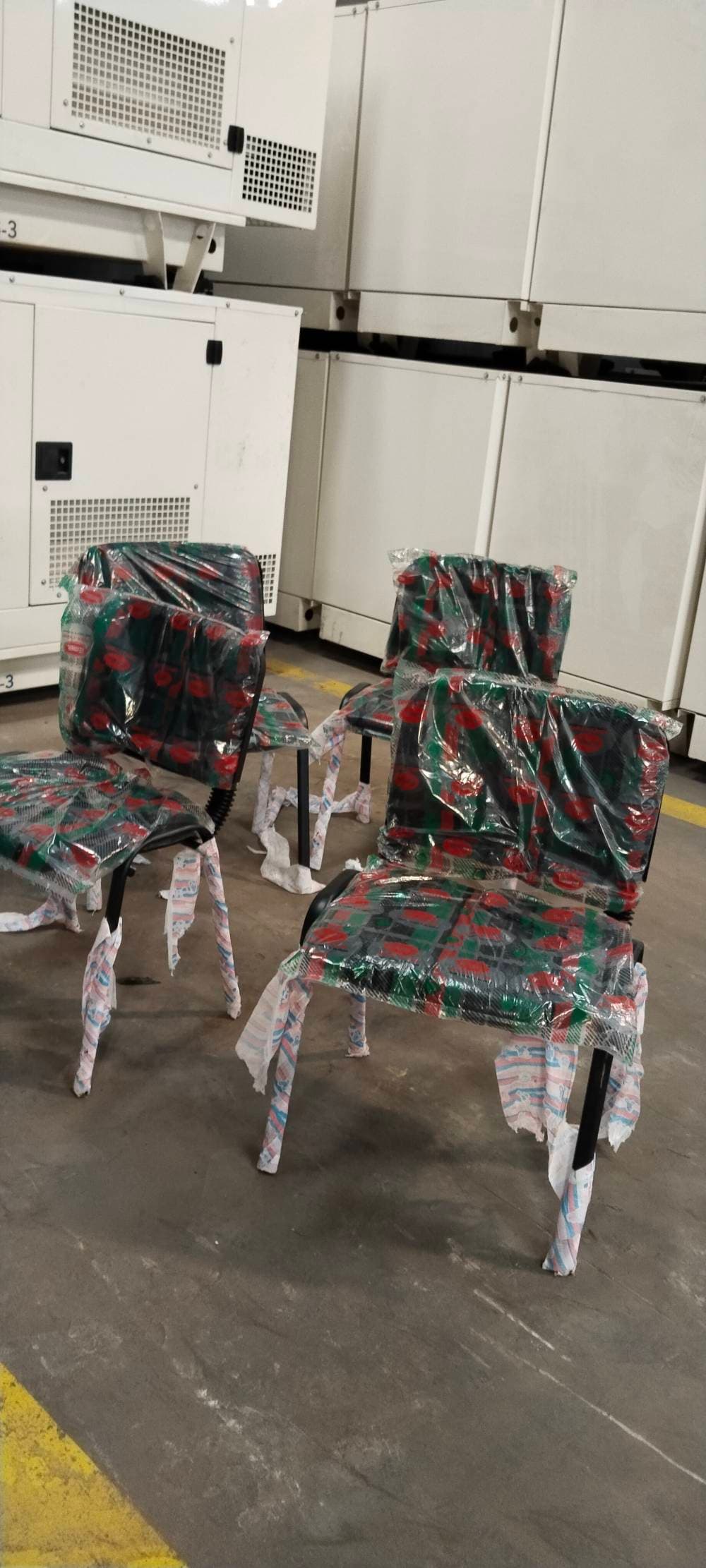 Small visitor chair 