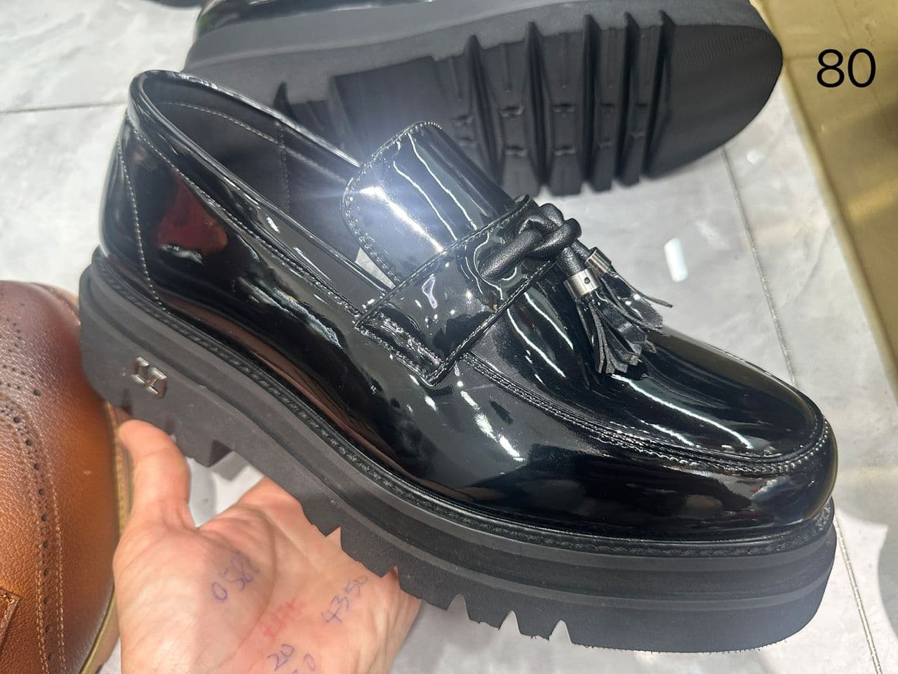 Men shoe