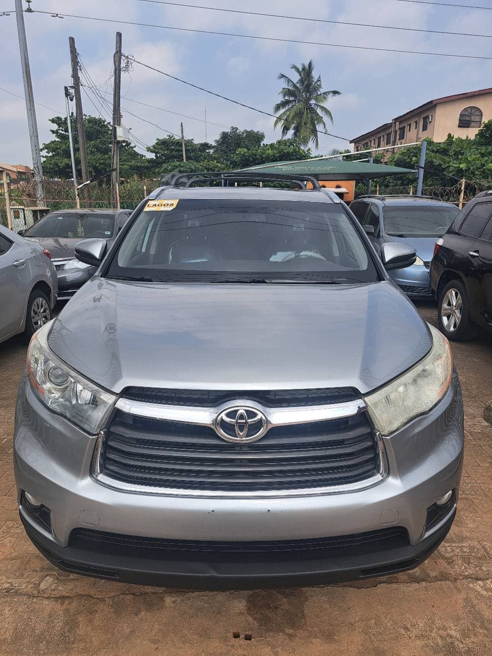 FOREIGN USED HIGHLANDER 2015