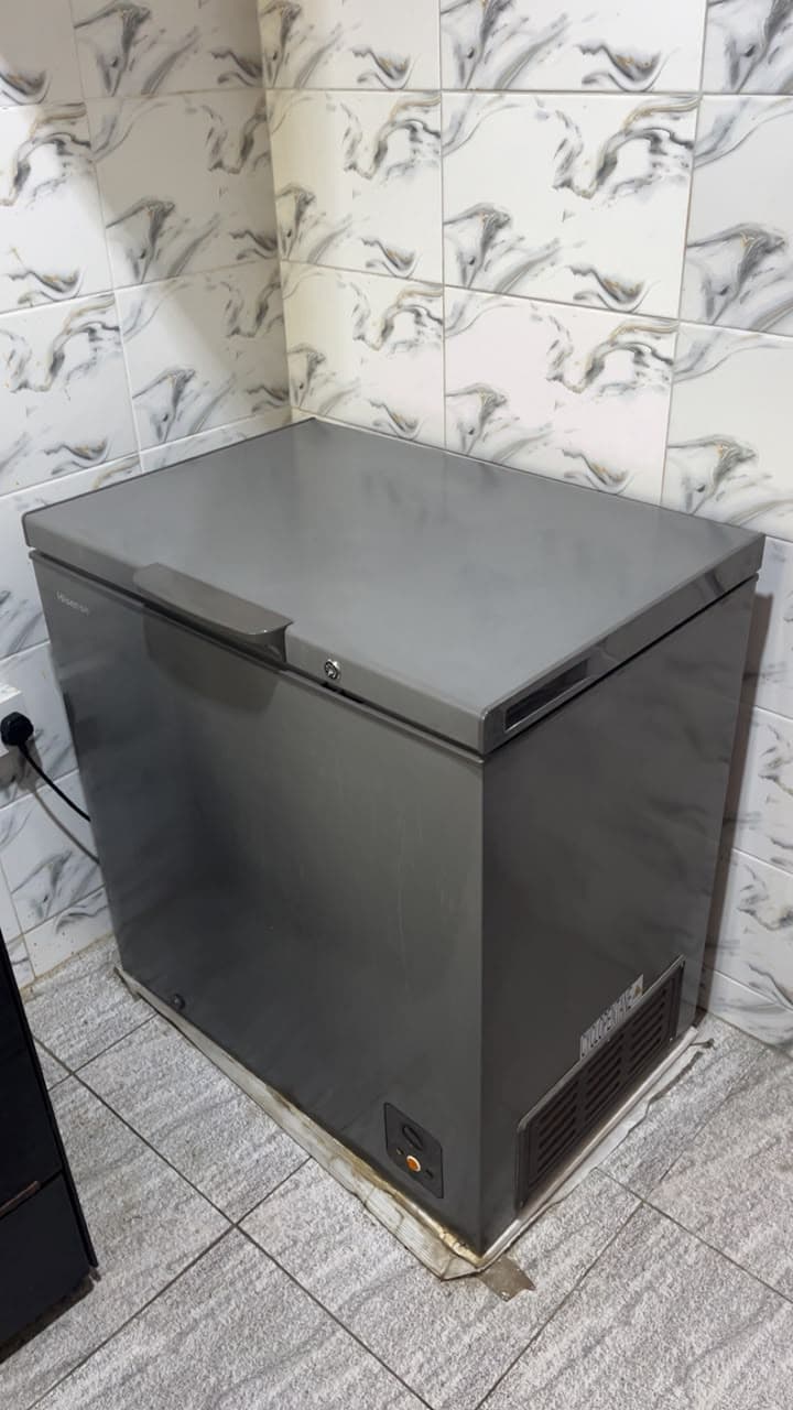 200 litres deep freezer working perfectly 