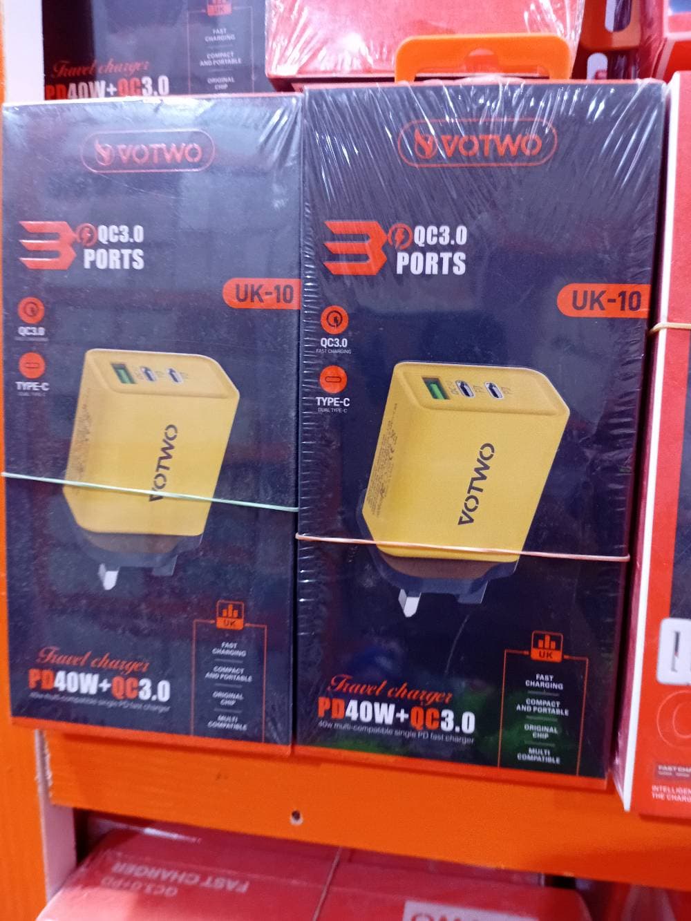 Charger,earpud,flashdrive,socket 