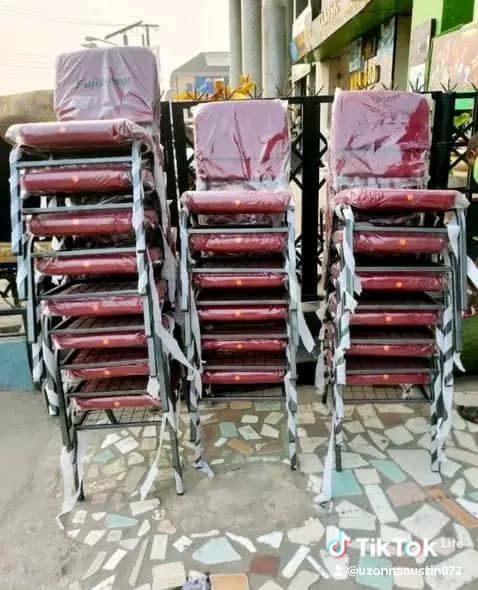 Banquet chairs 